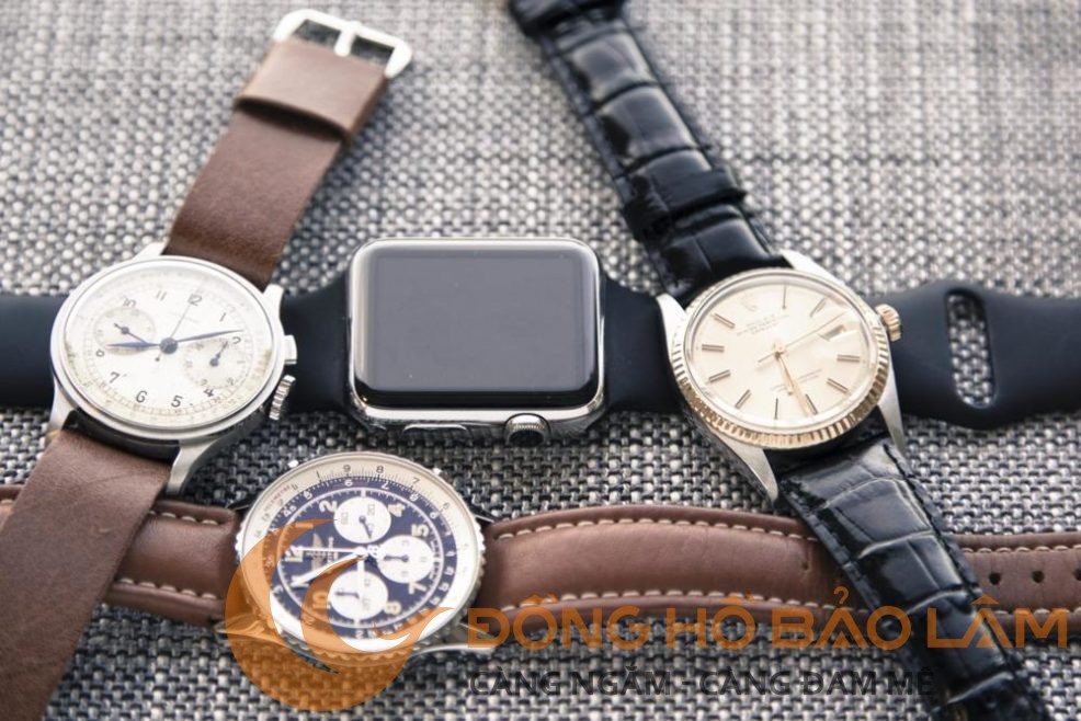 Nên-đeo-smart-watch-hay-đồng-hồ-truyền-thống